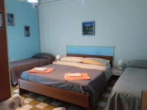 Stanza 30 euro per 2 ore Acireale Santa Tecla